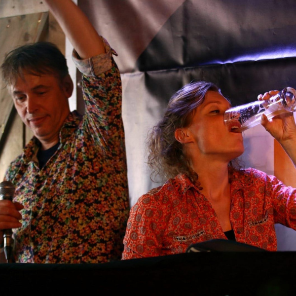 Vinyl Forty-Five ft. Dames Met Dorst